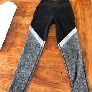 BEYOND YOGA LEGGINGS